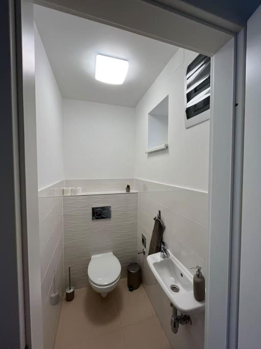 Swan Apartman - Keszthely Exterior photo